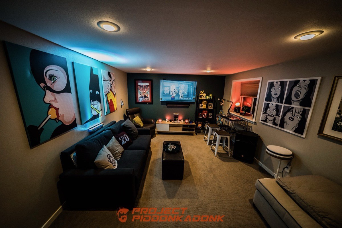 The room where the notes get written. One very loud wall.